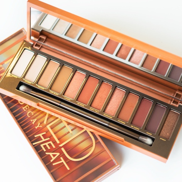 Urban Decay Naked Heat Eyeshadow Palette